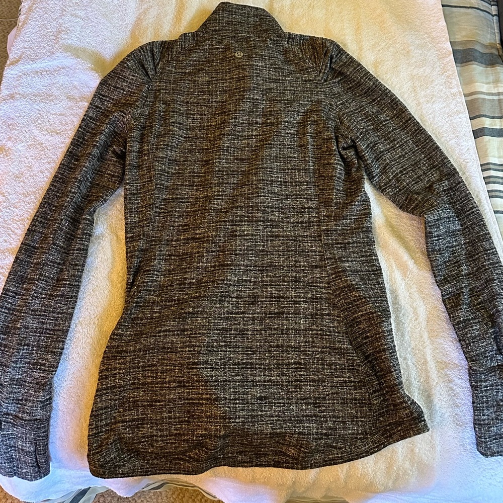 Black and Gray Women’s Lululemon Half zip!
